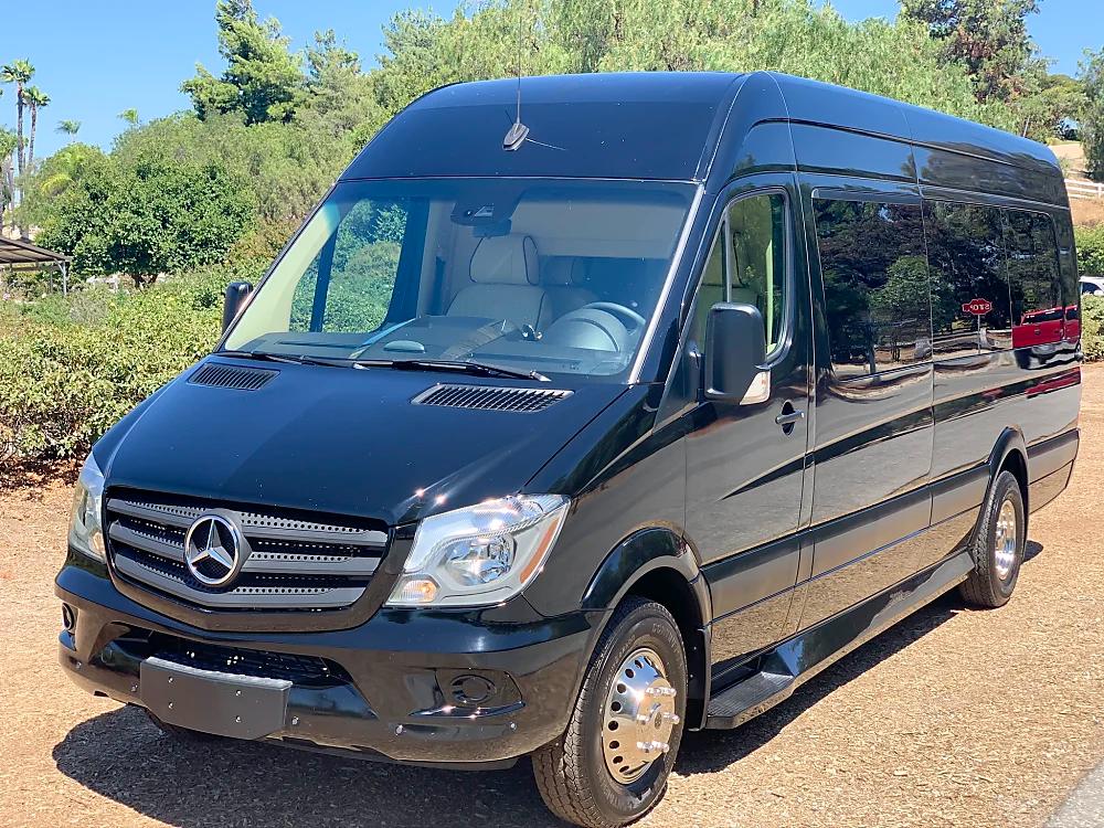 Mr President Limo Hire - Luxury Van for Group Hire